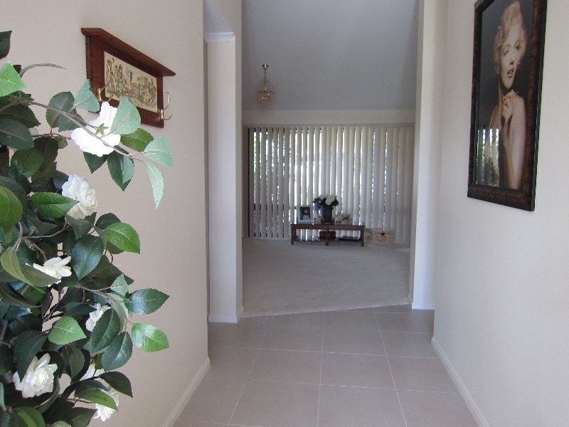 19 Peak Court, Peak Crossing QLD 4306