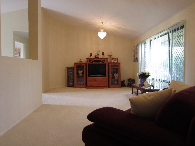 19 Peak Court, Peak Crossing QLD 4306