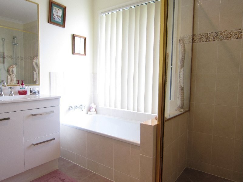 19 Peak Court, Peak Crossing QLD 4306