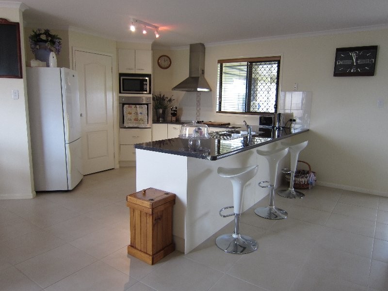 19 Peak Court, Peak Crossing QLD 4306