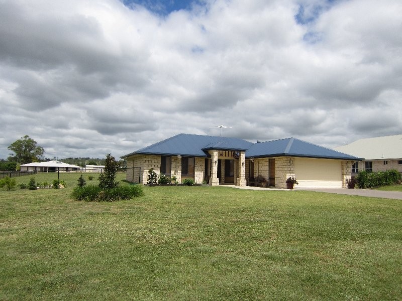 19 Peak Court, Peak Crossing QLD 4306