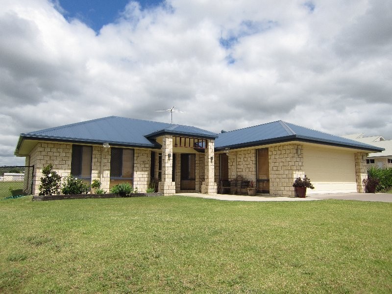 19 Peak Court, Peak Crossing QLD 4306