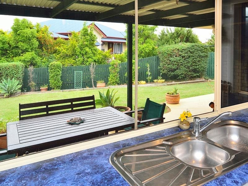 5 Vella Place, Edens Landing QLD 4207