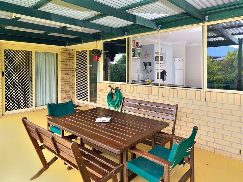 5 Vella Place, Edens Landing QLD 4207