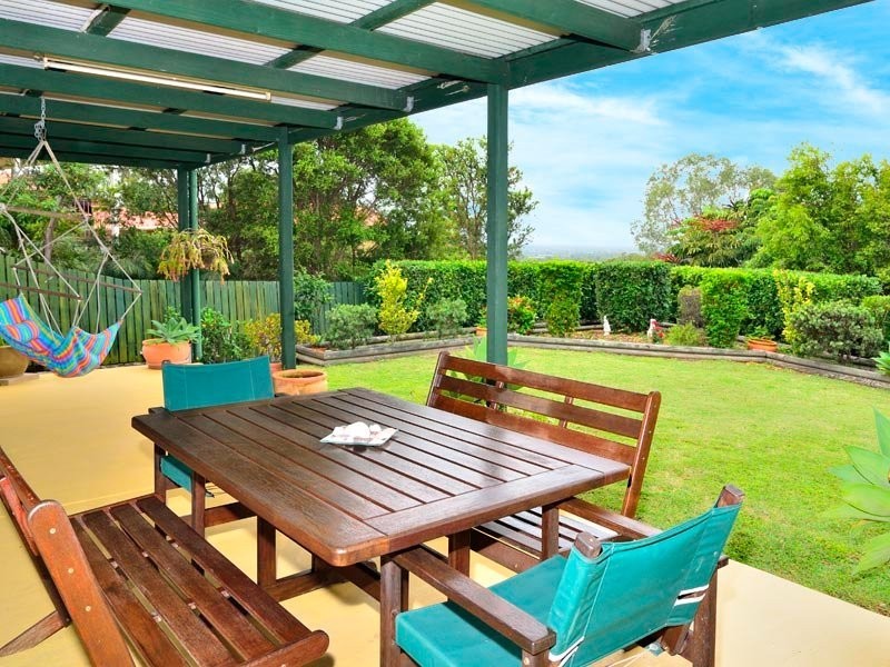 5 Vella Place, Edens Landing QLD 4207