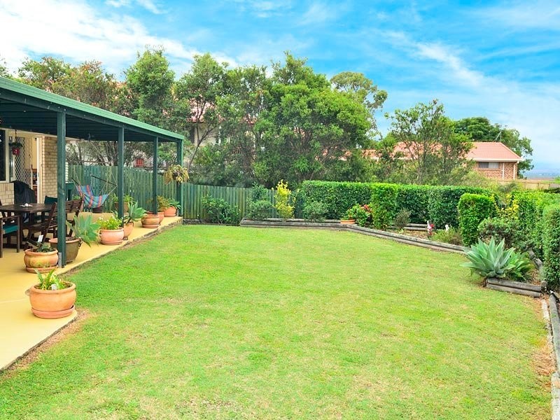 5 Vella Place, Edens Landing QLD 4207