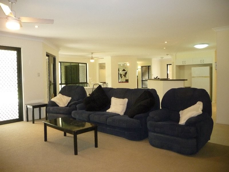 274 Poplar Street, Walloon QLD 4306