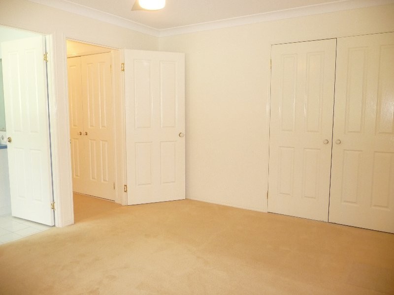 274 Poplar Street, Walloon QLD 4306