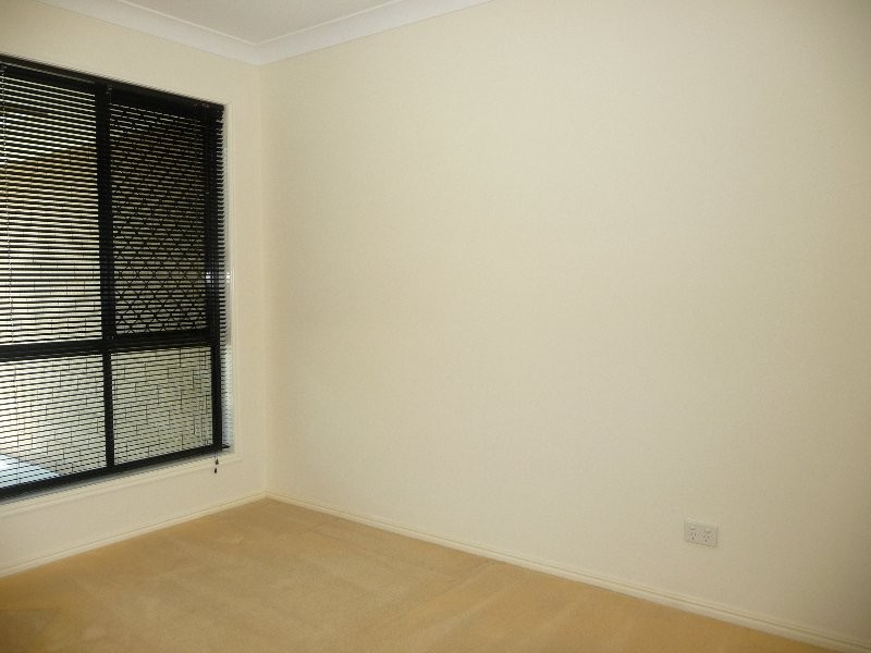 274 Poplar Street, Walloon QLD 4306