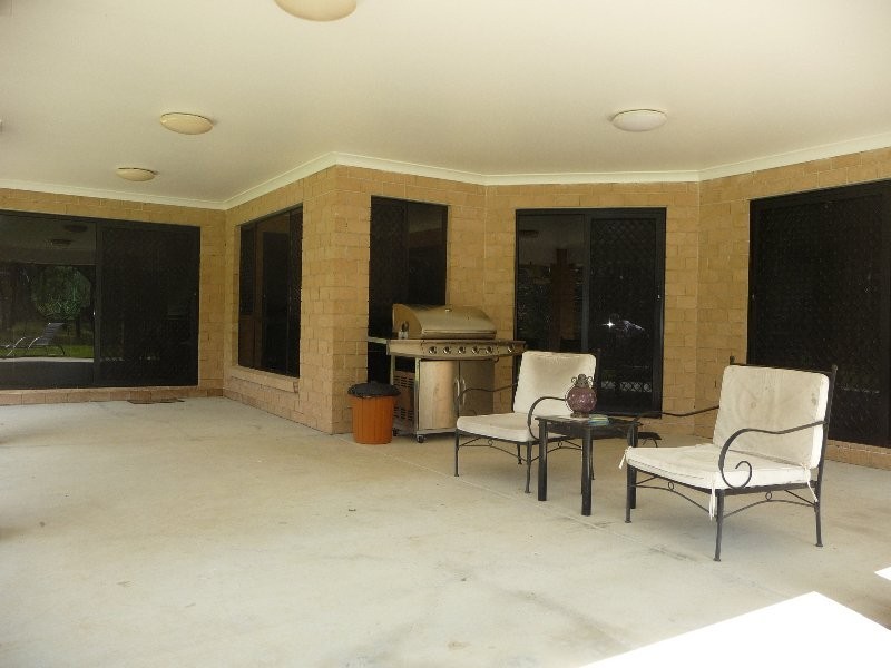 274 Poplar Street, Walloon QLD 4306