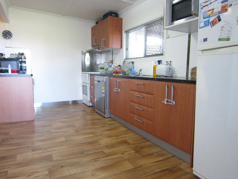 19 Meier Street, Peak Crossing QLD 4306