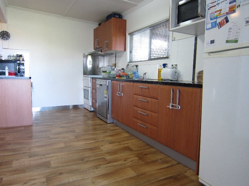 19 Meier Street, Peak Crossing QLD 4306