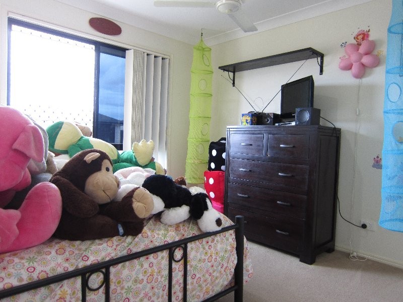 1 Angela Place, Yamanto QLD 4305