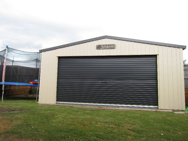 1 Angela Place, Yamanto QLD 4305