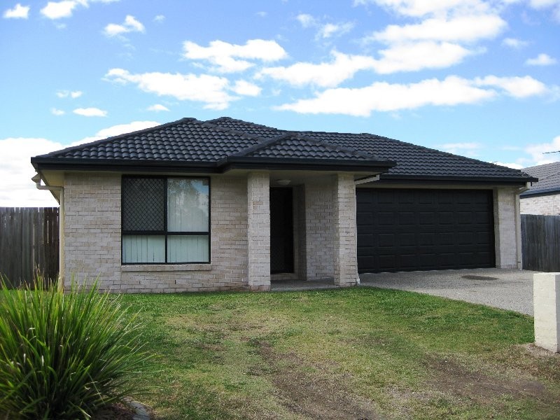 17 Ronayne Circuit, One Mile QLD 4305