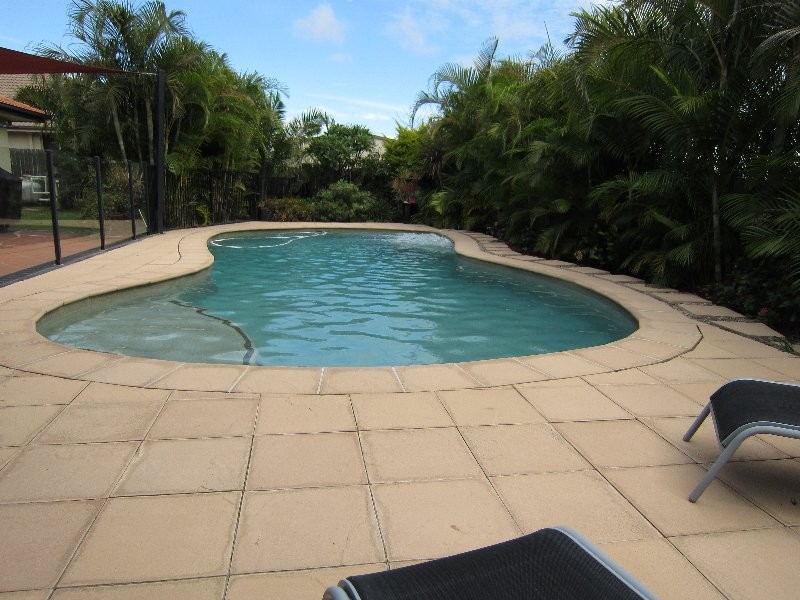 10 Chesterfield Place, Flinders View QLD 4305