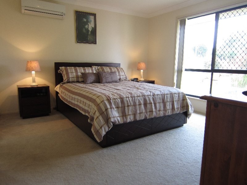 10 Chesterfield Place, Flinders View QLD 4305