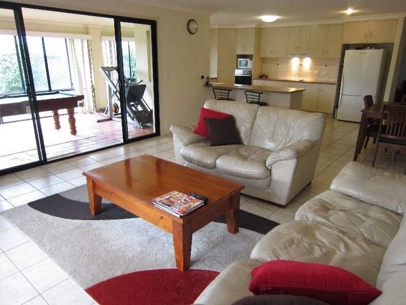 10 Chesterfield Place, Flinders View QLD 4305