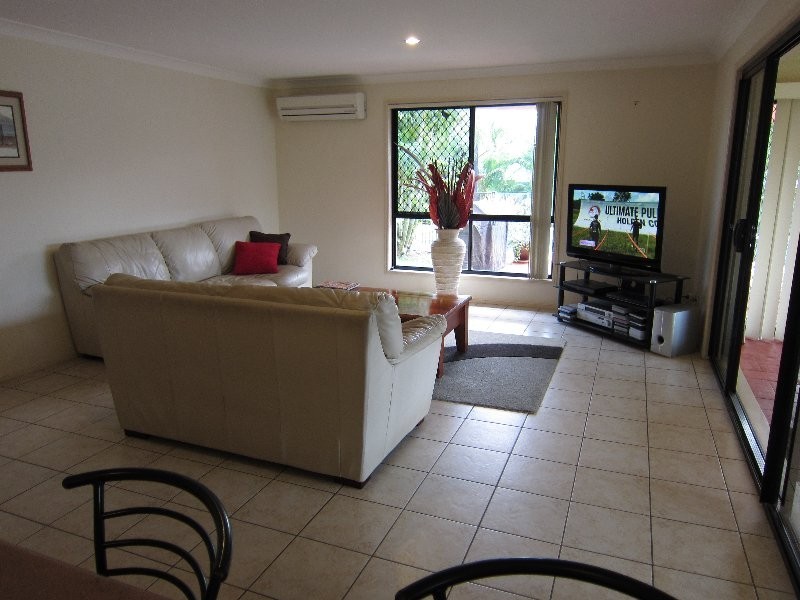 10 Chesterfield Place, Flinders View QLD 4305