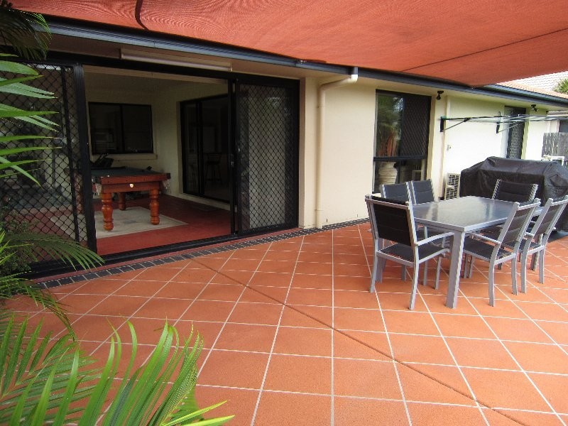 10 Chesterfield Place, Flinders View QLD 4305