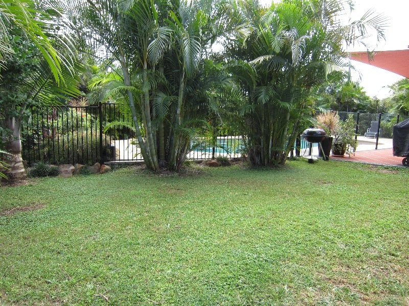 10 Chesterfield Place, Flinders View QLD 4305