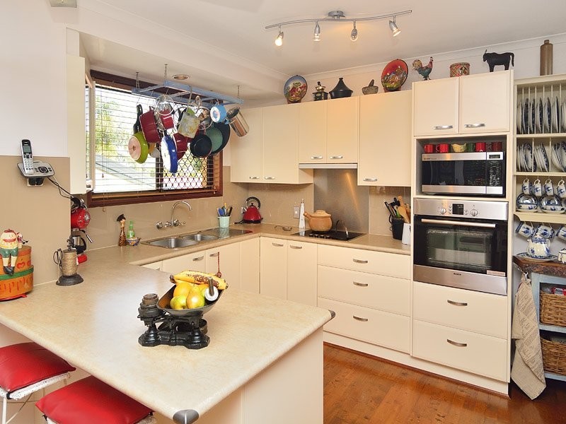 8 Brolga Court, Bundamba QLD 4304