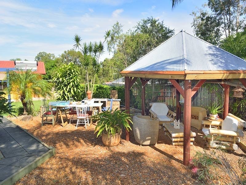 8 Brolga Court, Bundamba QLD 4304