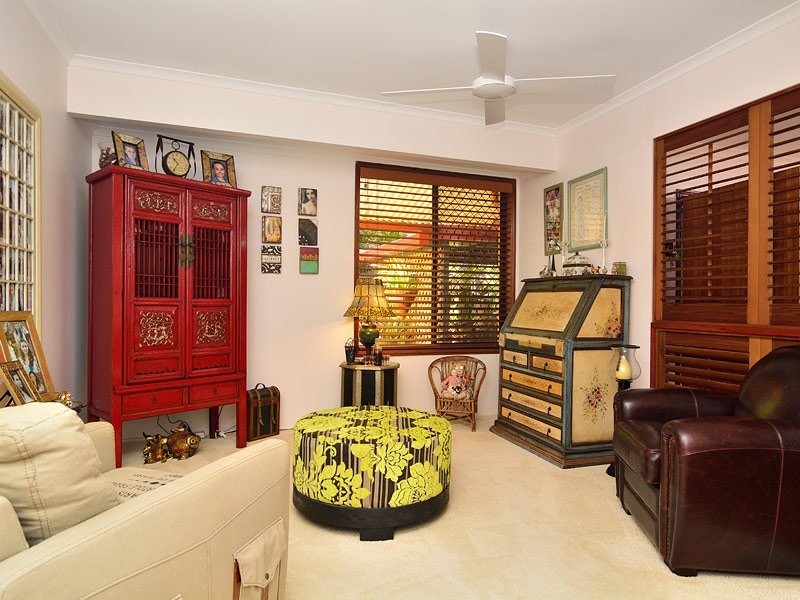 8 Brolga Court, Bundamba QLD 4304