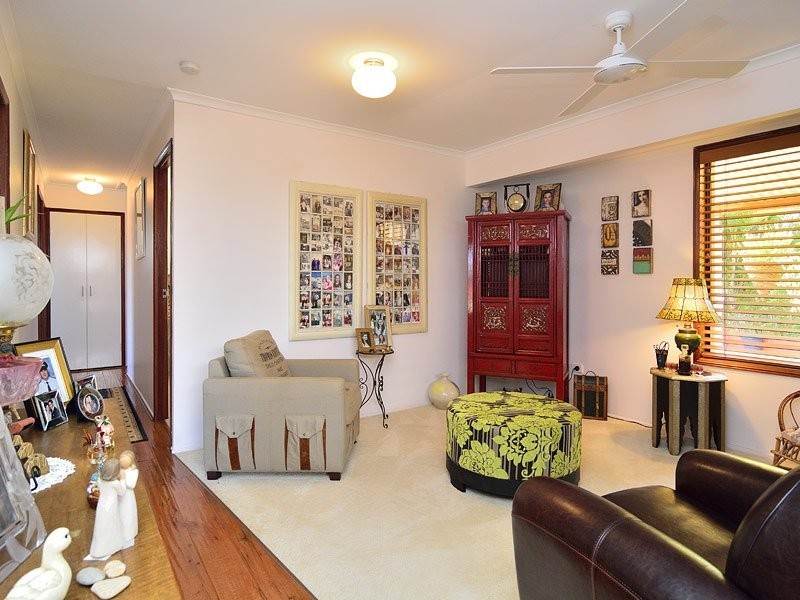 8 Brolga Court, Bundamba QLD 4304