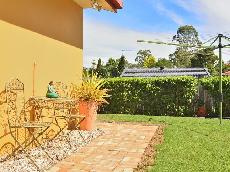 8 Brolga Court, Bundamba QLD 4304