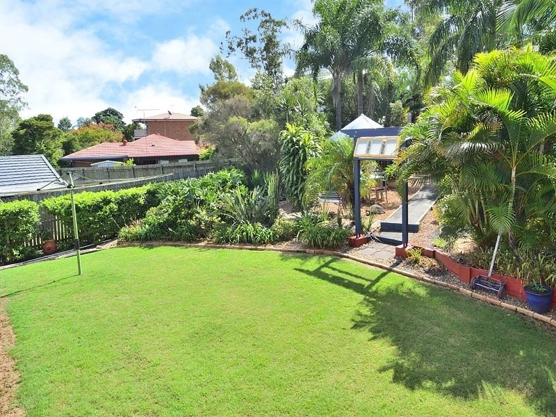 8 Brolga Court, Bundamba QLD 4304