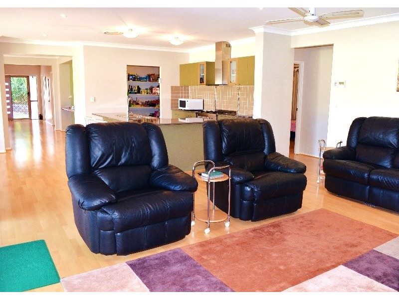 29 Lakeview Drive, Deebing Heights QLD 4306