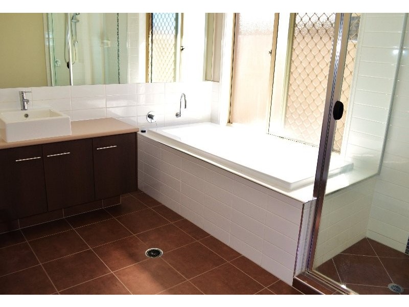 29 Lakeview Drive, Deebing Heights QLD 4306