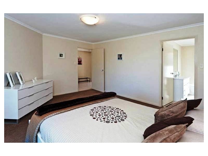16 Krystyna Court, Karalee QLD 4306