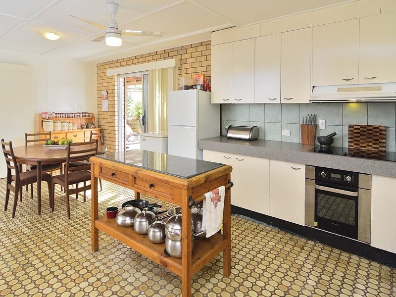 188 Blackstone Road, Silkstone QLD 4304