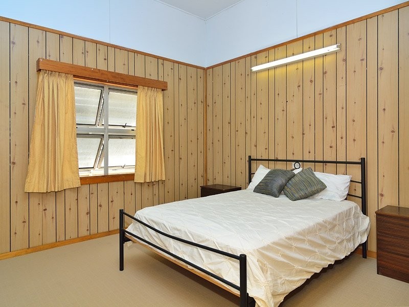 188 Blackstone Road, Silkstone QLD 4304