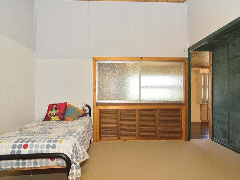 188 Blackstone Road, Silkstone QLD 4304