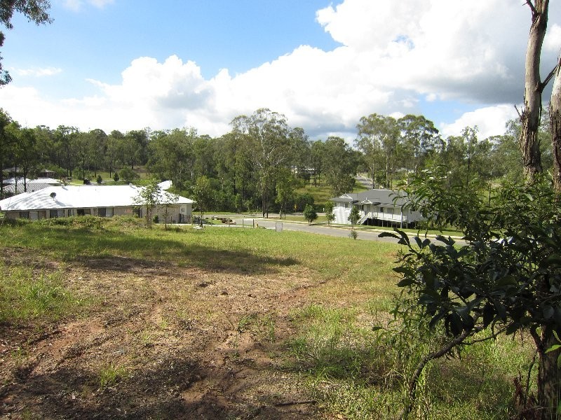 7 Josette Place, Pine Mountain QLD 4306