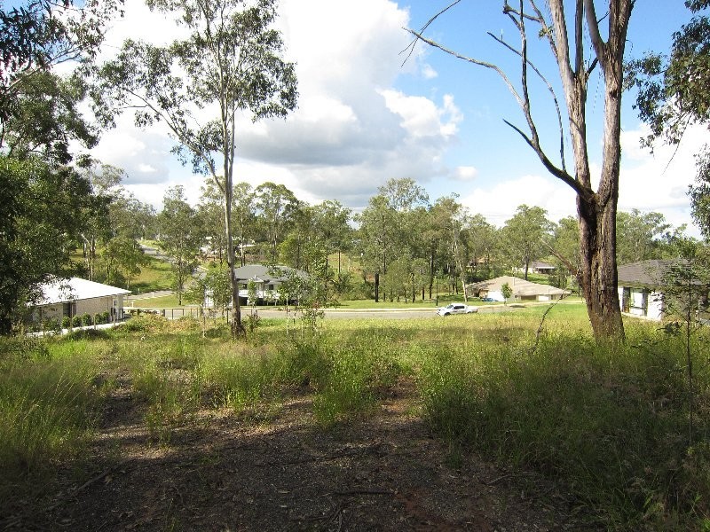7 Josette Place, Pine Mountain QLD 4306