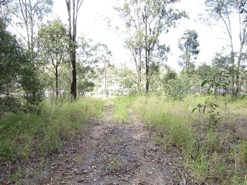 7 Josette Place, Pine Mountain QLD 4306