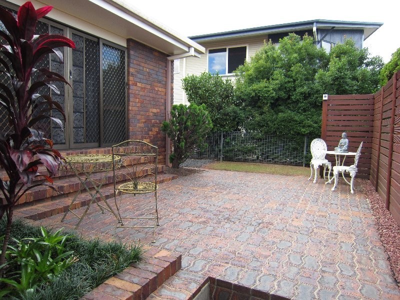 12 Jackson Street, Eastern Heights QLD 4305