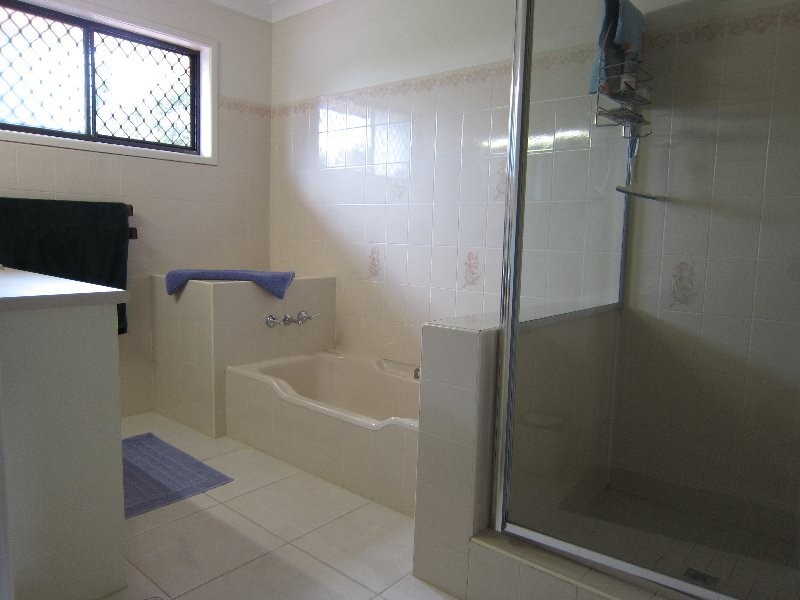 12 Jackson Street, Eastern Heights QLD 4305