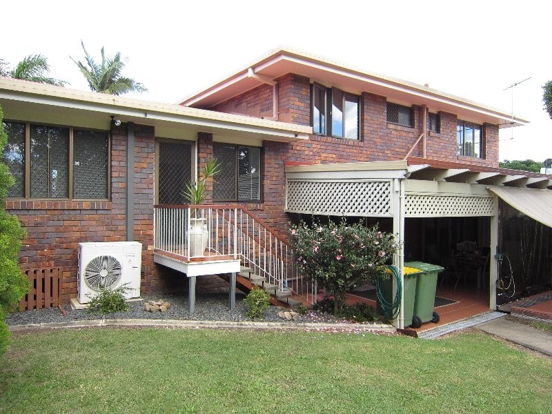 12 Jackson Street, Eastern Heights QLD 4305