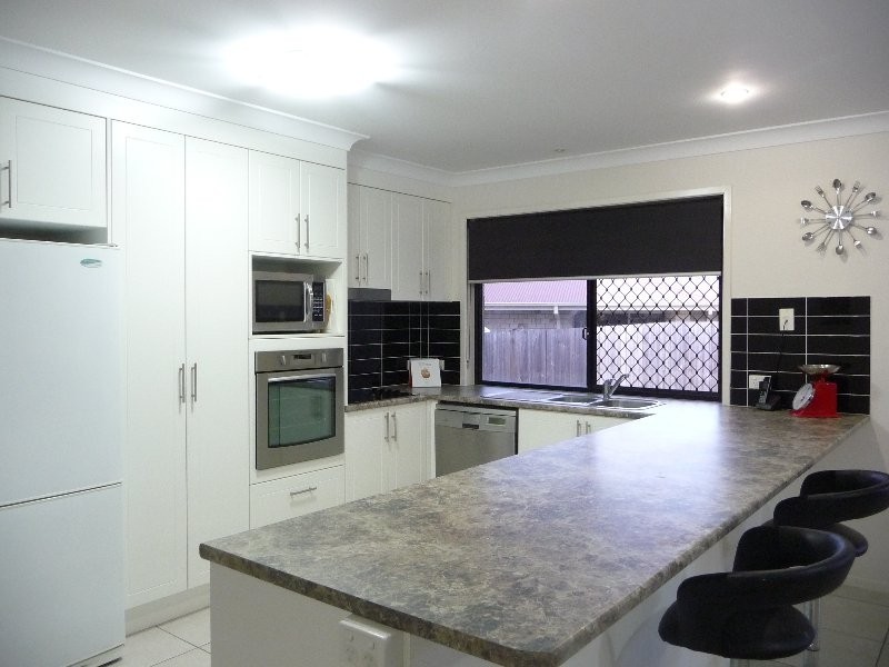 22 Eric Drive, Blackstone QLD 4304