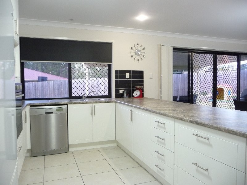 22 Eric Drive, Blackstone QLD 4304