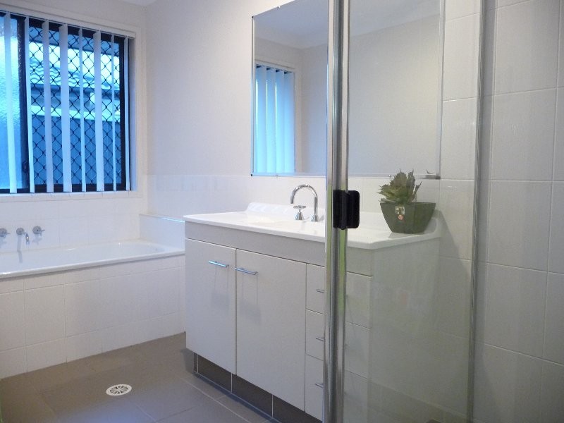 22 Eric Drive, Blackstone QLD 4304