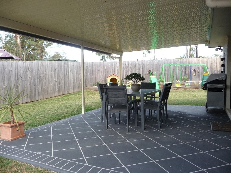 22 Eric Drive, Blackstone QLD 4304