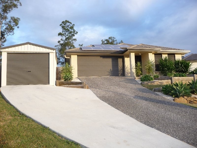 22 Eric Drive, Blackstone QLD 4304