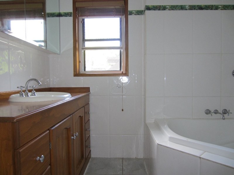 10 Warner Street, Raceview QLD 4305