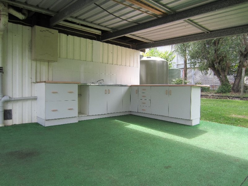 10 Warner Street, Raceview QLD 4305